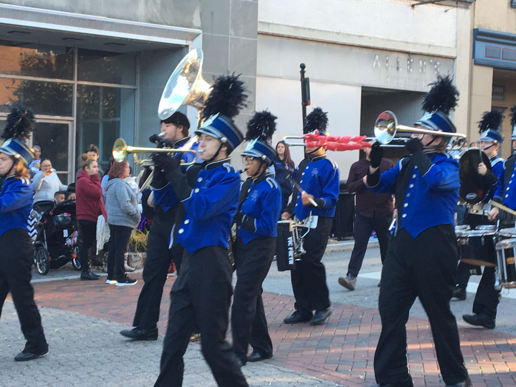 DRB 1204 Parade 15.JPG